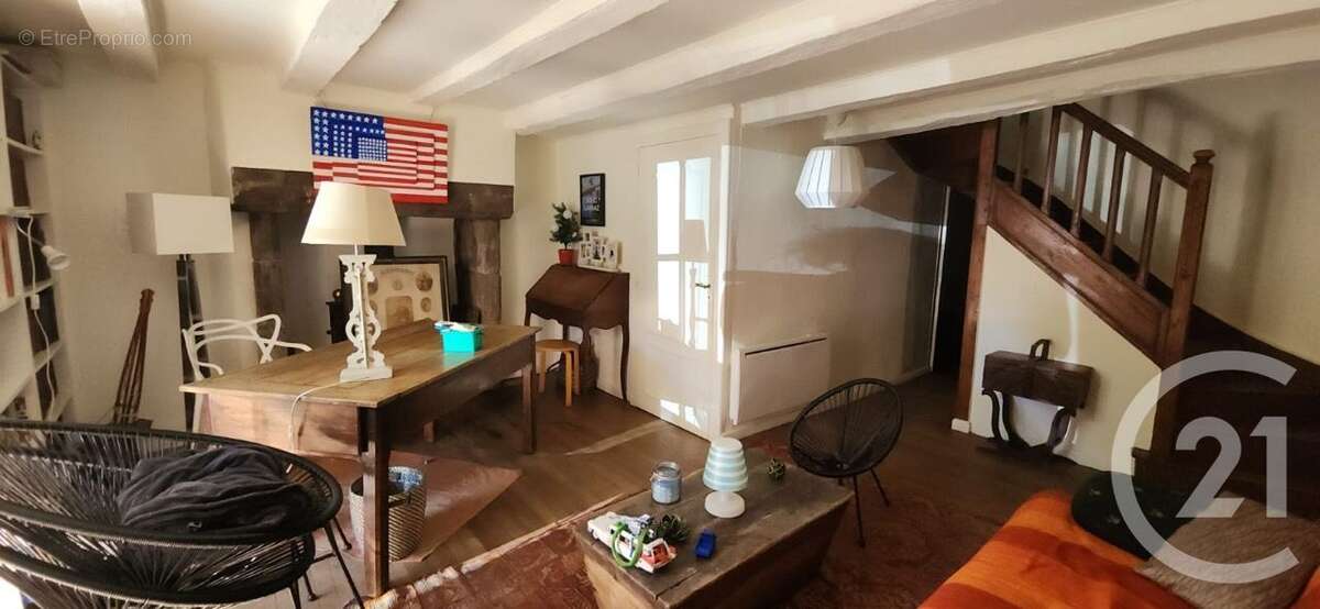 Maison 115 m² à Anglards-De-Salers  - photo 10