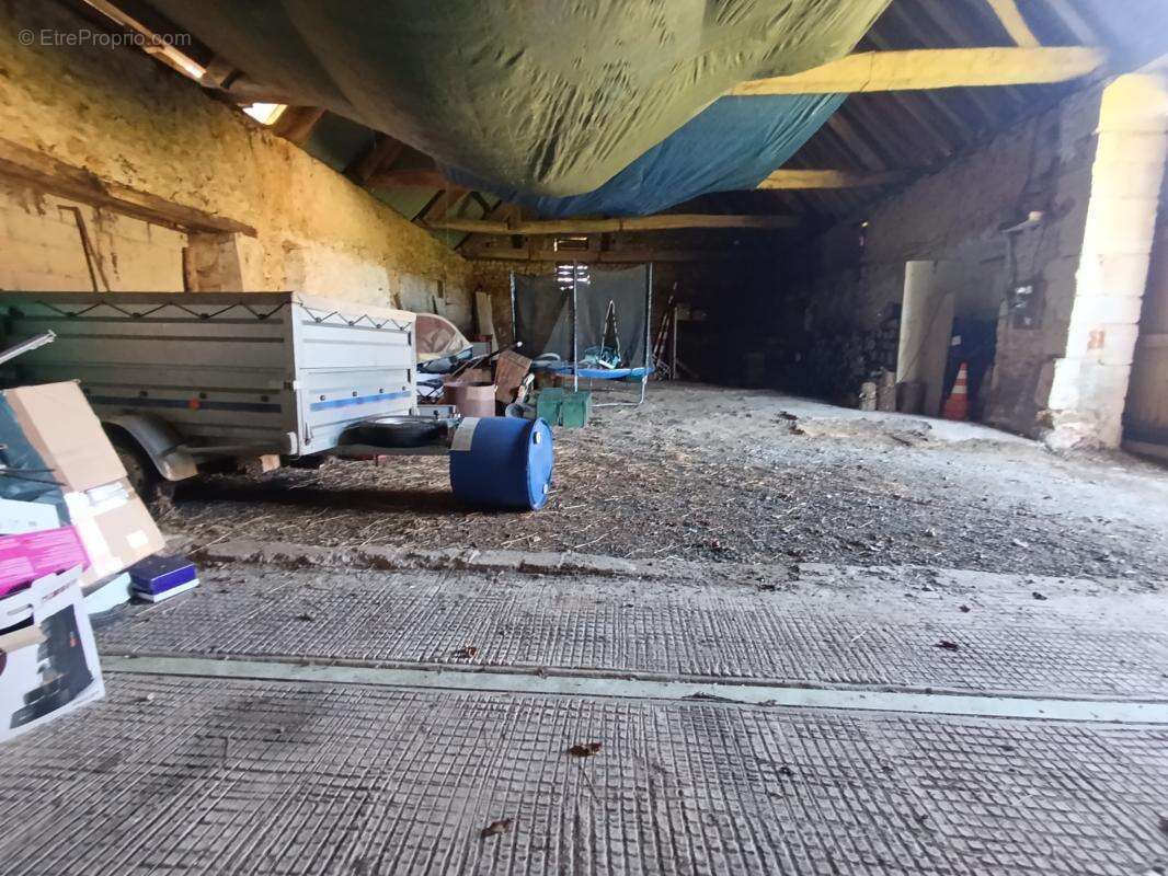 Maison à COULANS-SUR-GEE