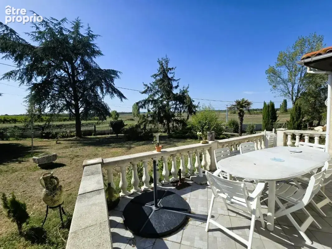 Maison 5 pièces 110 m² à vendre à Saint-Genes-De-Blaye (33390) - photo 2