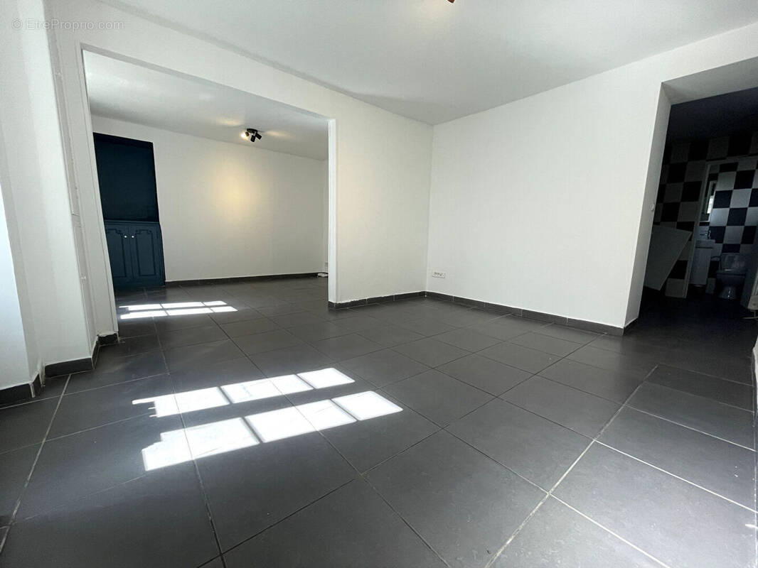 Appartement à LES MUREAUX