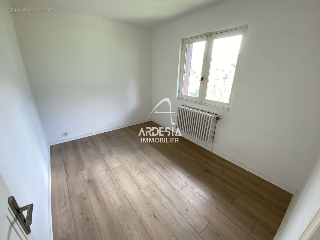 Appartement à SAINT-JULIEN-MONT-DENIS