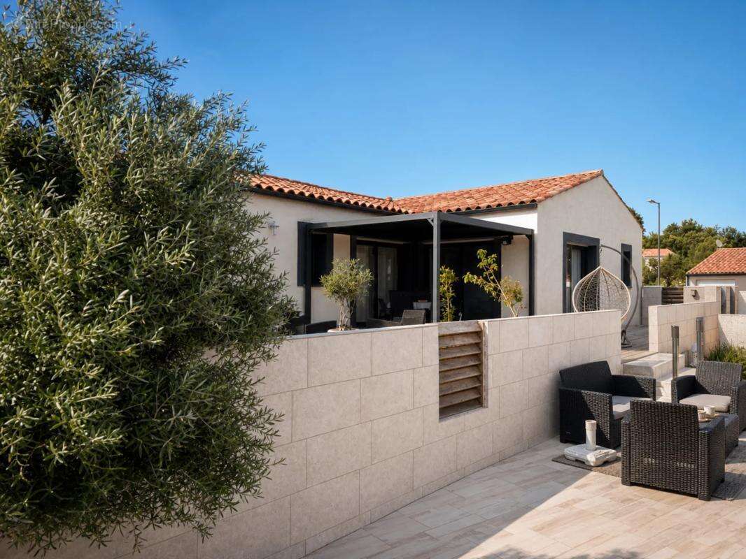 COUP DE CŒUR – Villa contemporaine avec piscine, pool house - photo 9