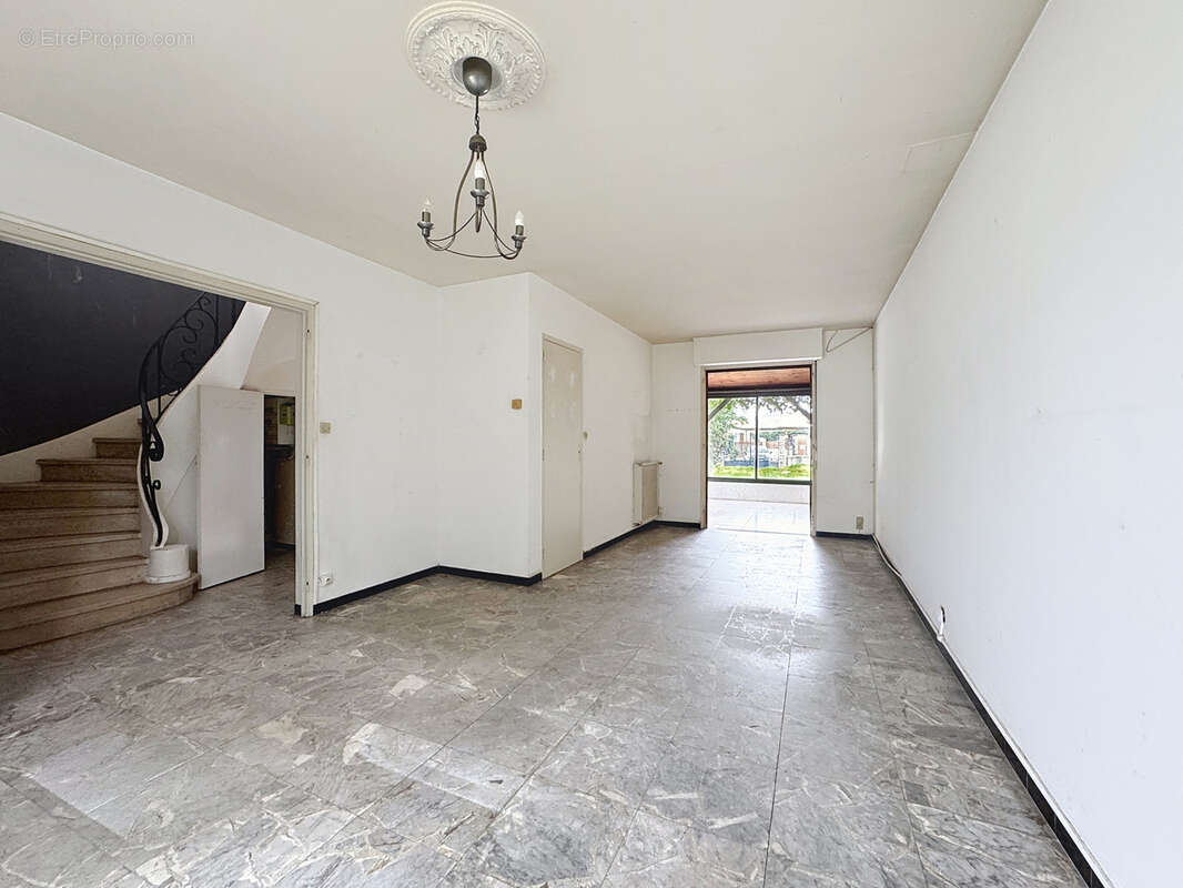 BEGLES A VENDRE  Maison à étage avec jardin et garage - photo 2