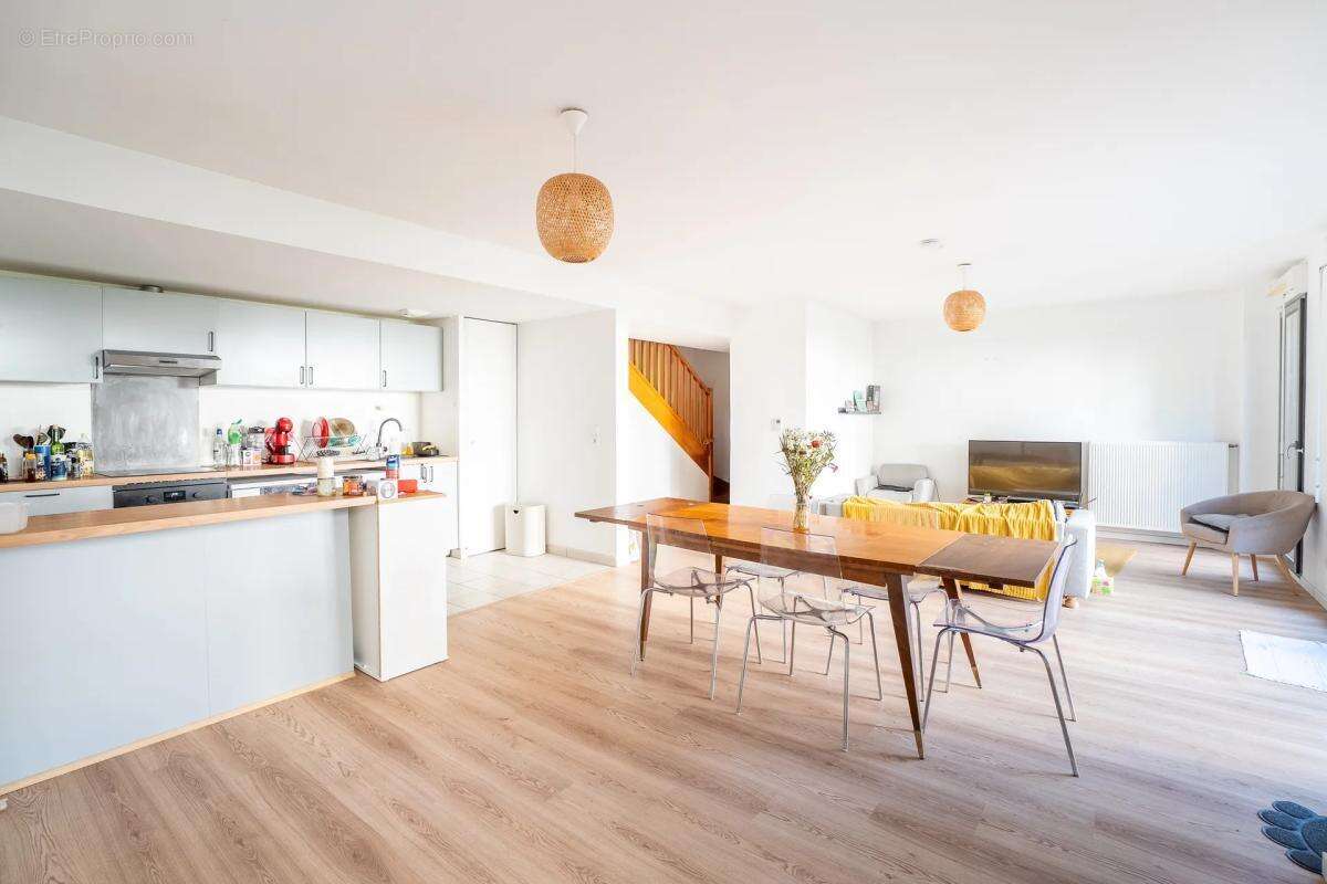Duplex de 4 pièces de 90 m² à Bordeaux Bacalan - photo 4