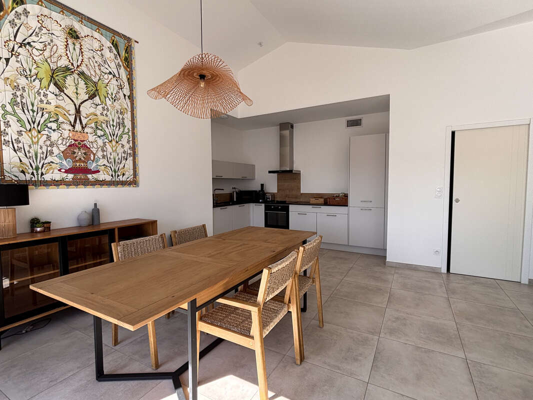 Appartement à SAINT-CYR-SUR-MER