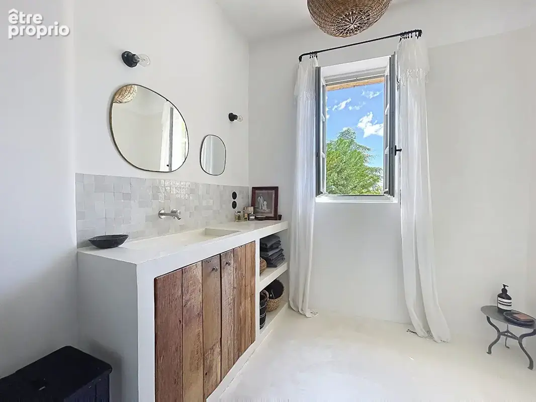 Maison en pierre rénovée, 3 chambres, double garage, jardin et piscine - photo 9