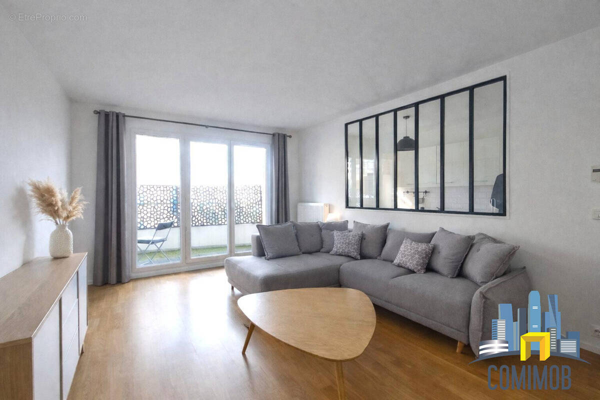 Appartement à COURBEVOIE