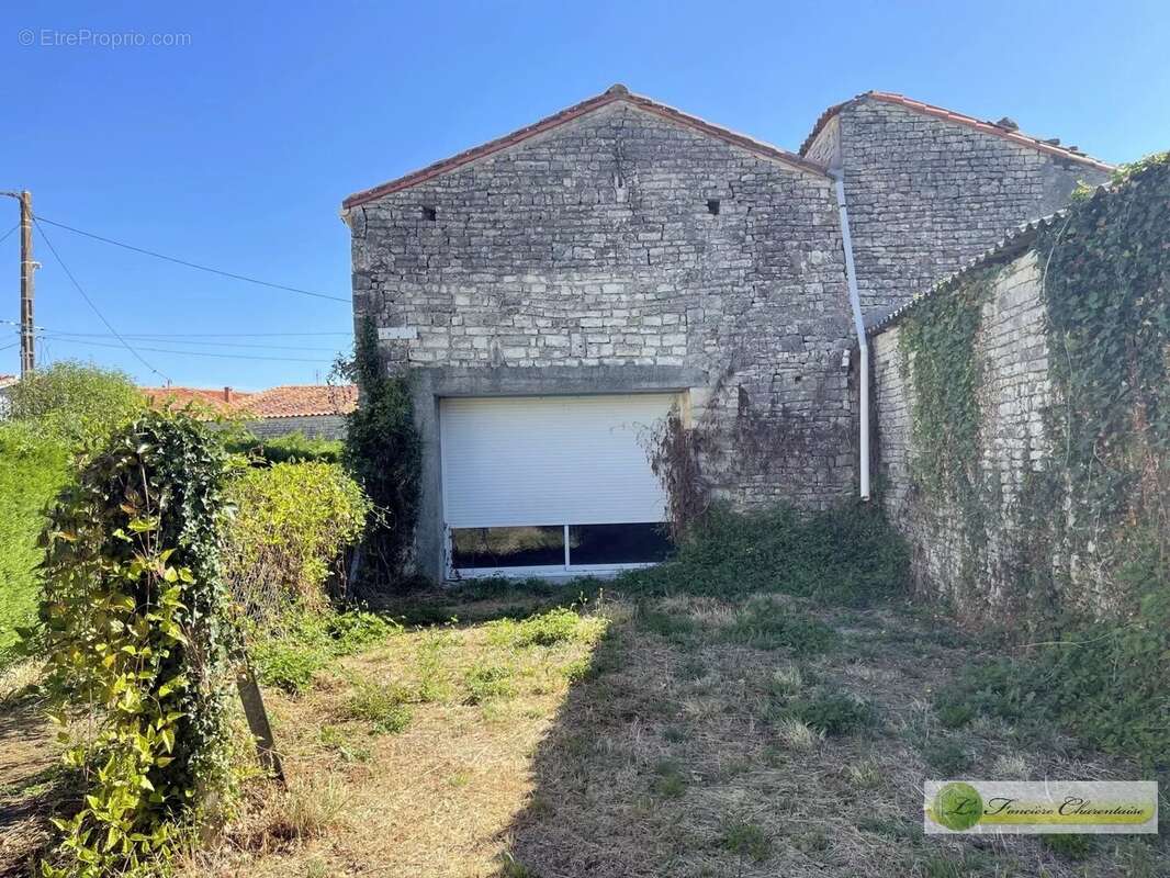 Maison 76 m² à Les Gours  - photo 18