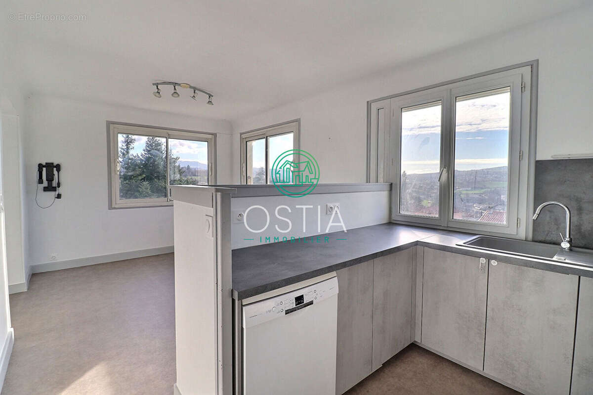 Maison à SAINT-MARTIN-LA-PLAINE