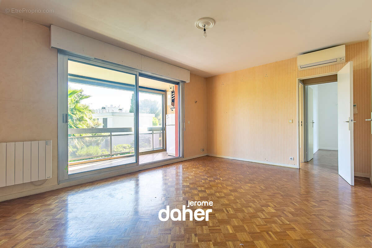 Appartement à MARSEILLE-8E