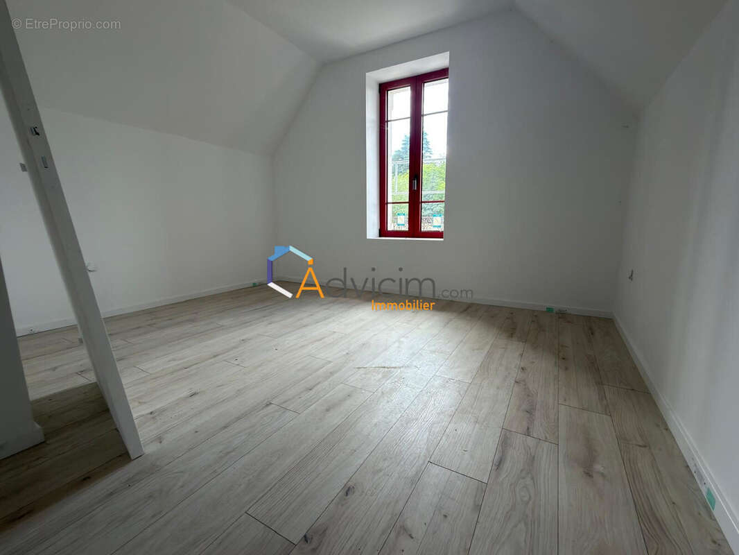 Chambre 1 - Appartement à SAINT-CHAMOND