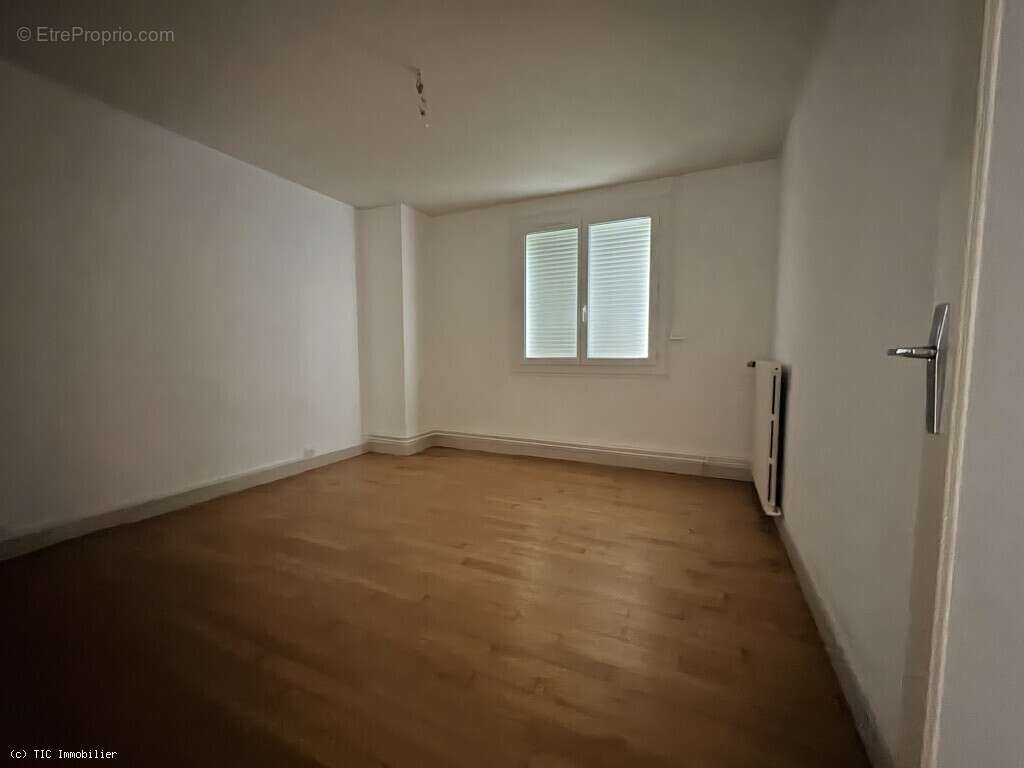 Maison à AUNAC