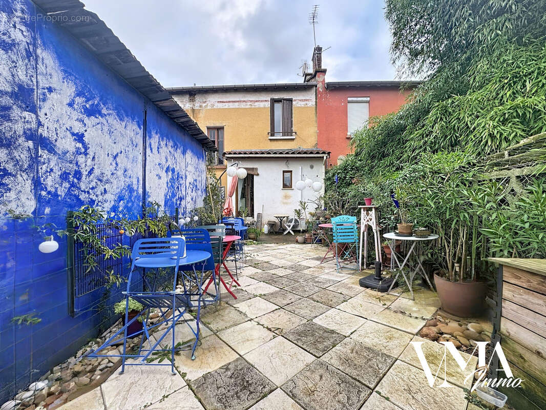Appartement à DECINES-CHARPIEU