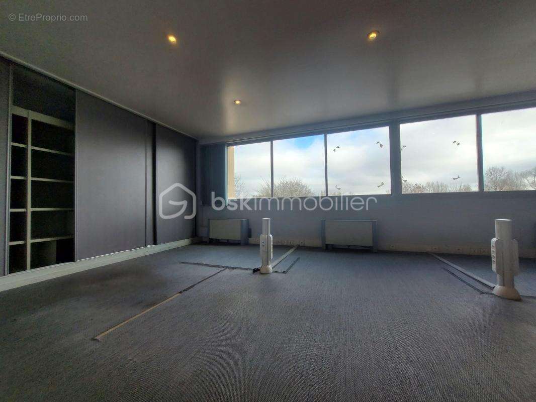 Commerce à ESTILLAC