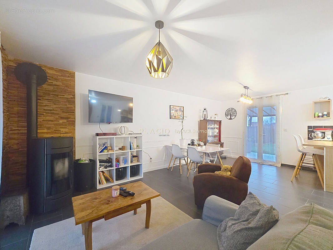 Maison à ETIVAL-LES-LE-MANS