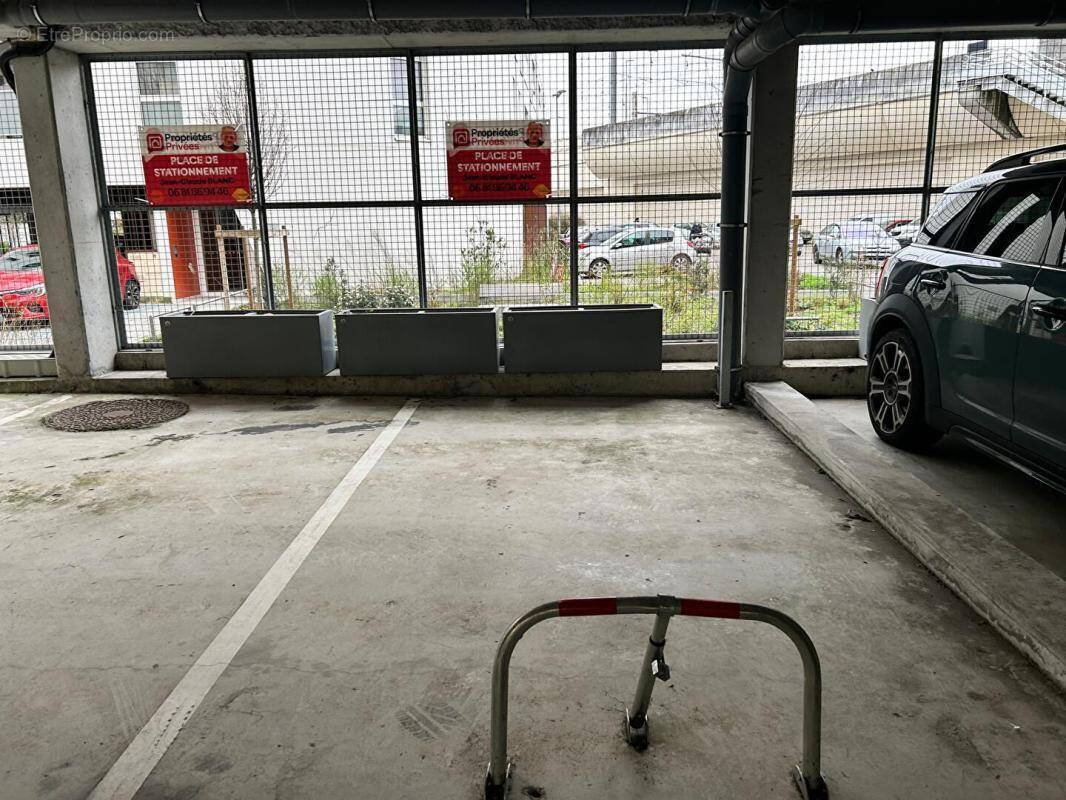 Parking à CENON