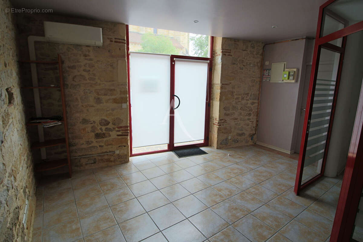Immeuble avec bon rapport locatif - photo 8