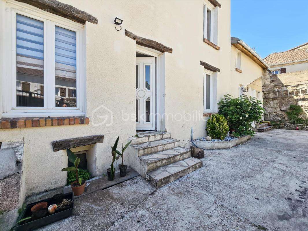 Maison à NANTOUILLET