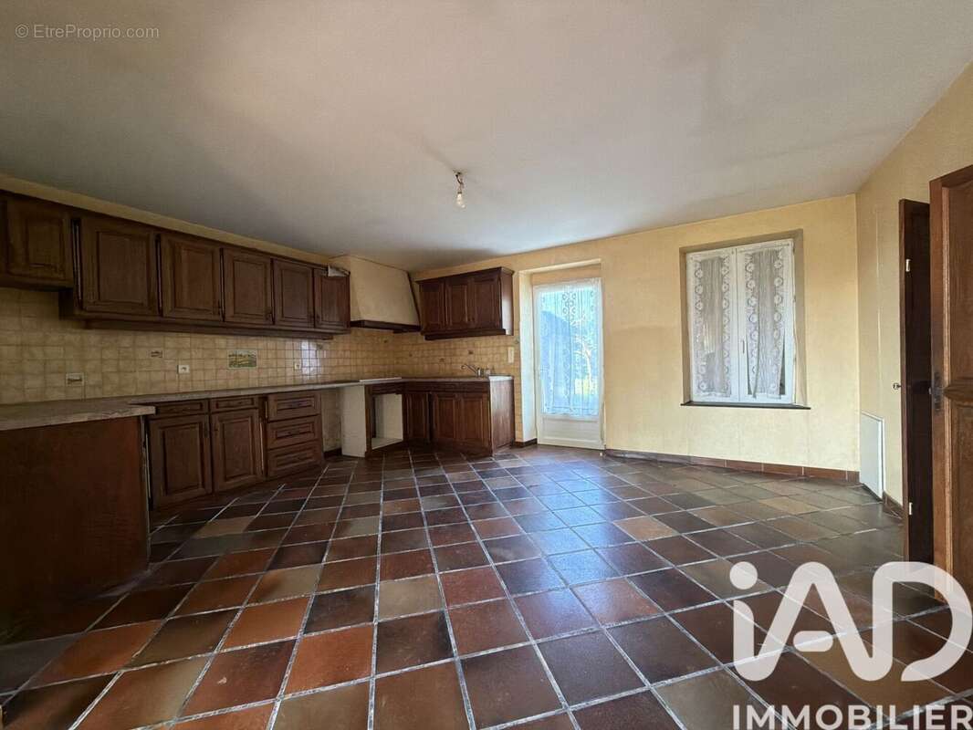 Maison 135 m² à Reynies  - photo 2