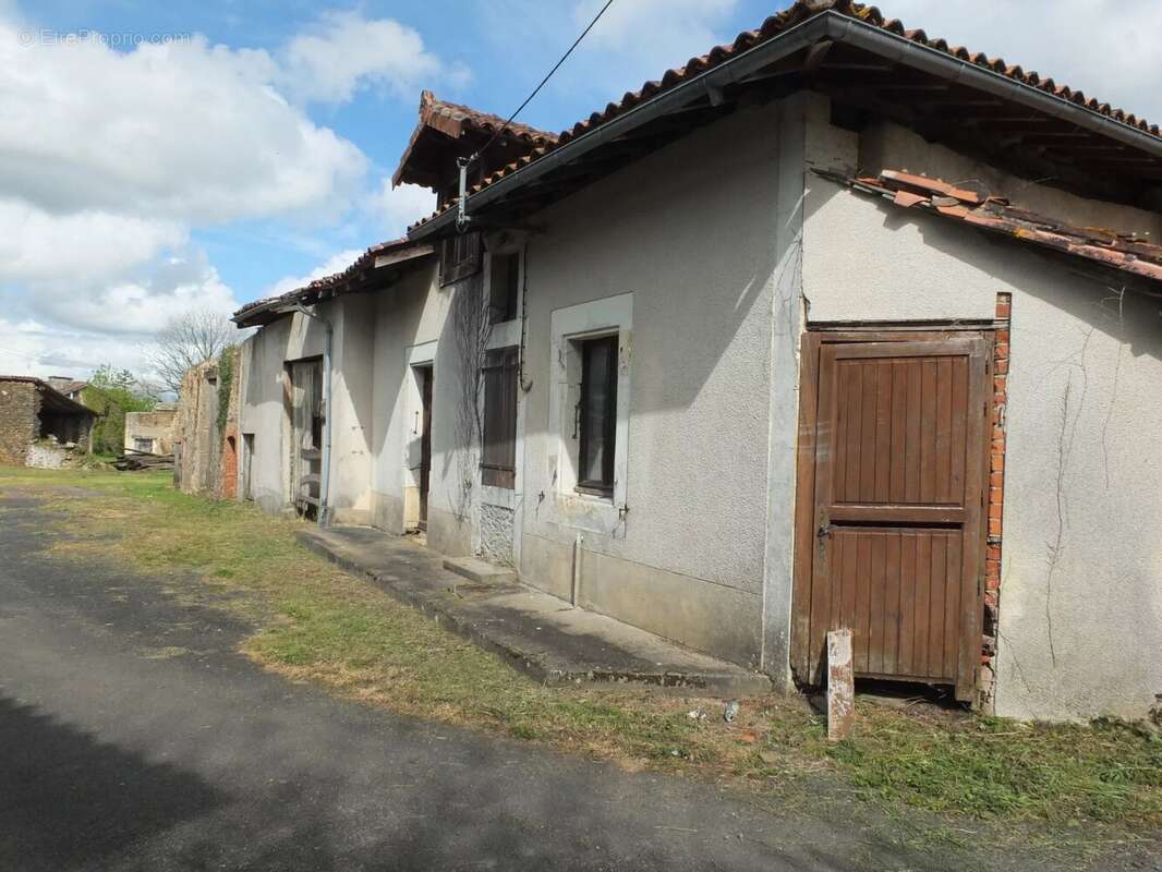Maison à MONTEMBOEUF