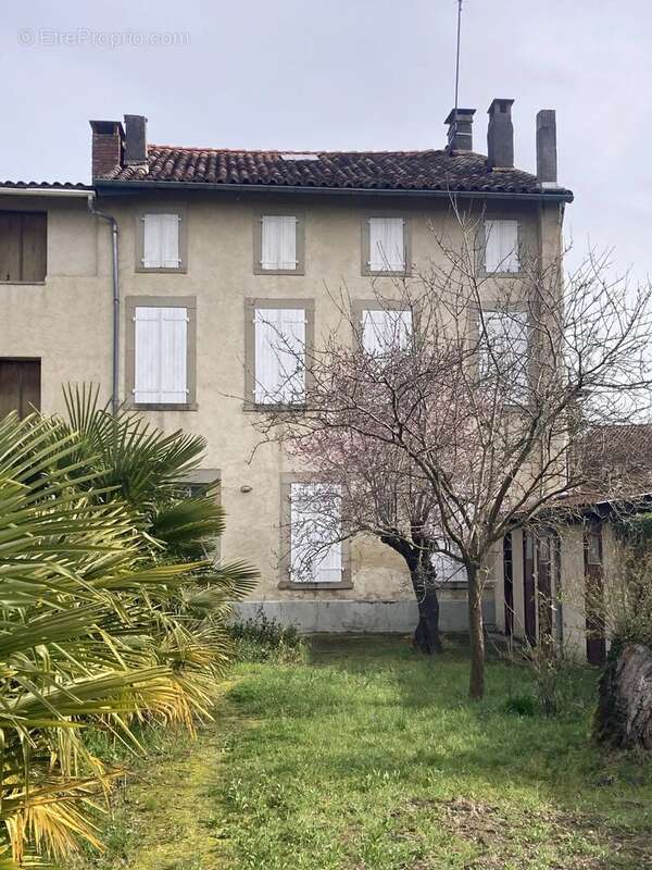 Maison à DAUMAZAN-SUR-ARIZE