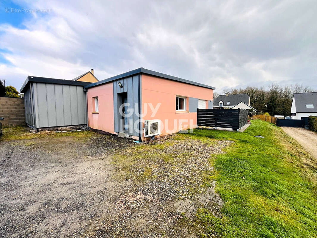 Maison à BAGUER-PICAN