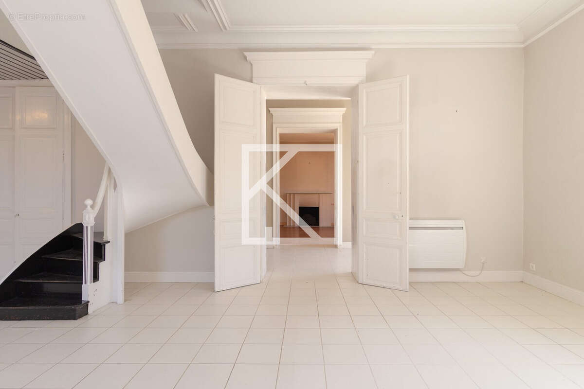 Maison 270 m² à La Renaudiere  - photo 6