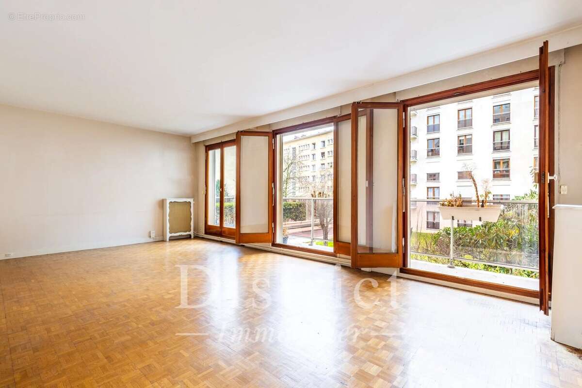 Appartement à PARIS-15E