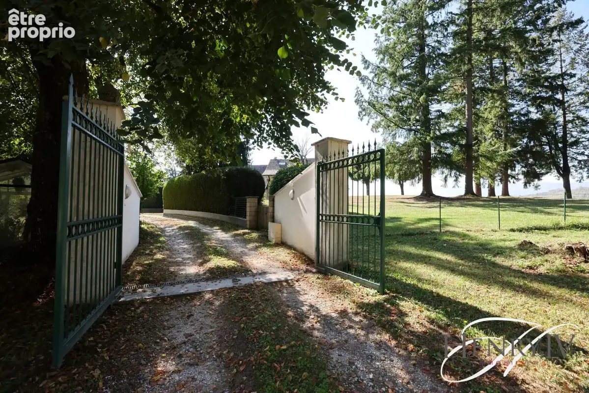 Photo Maison à Vaulnaveys-Le-Haut au prix de 1 150 000€