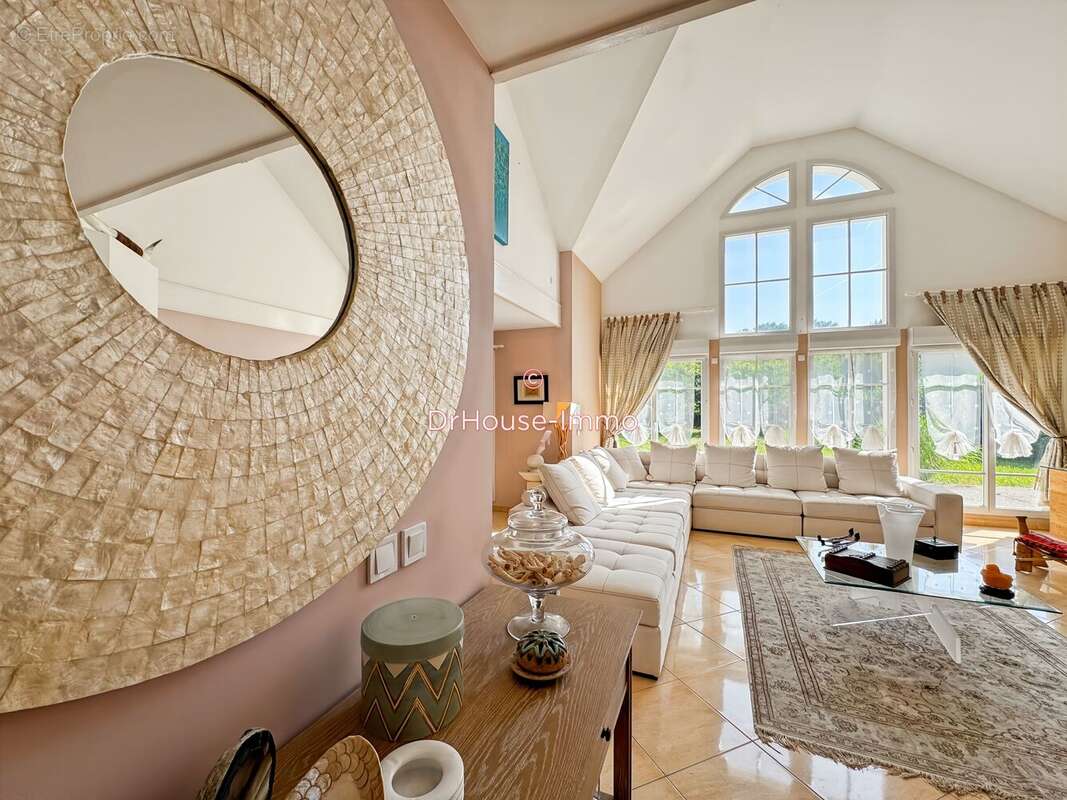 Maison à MONTEVRAIN