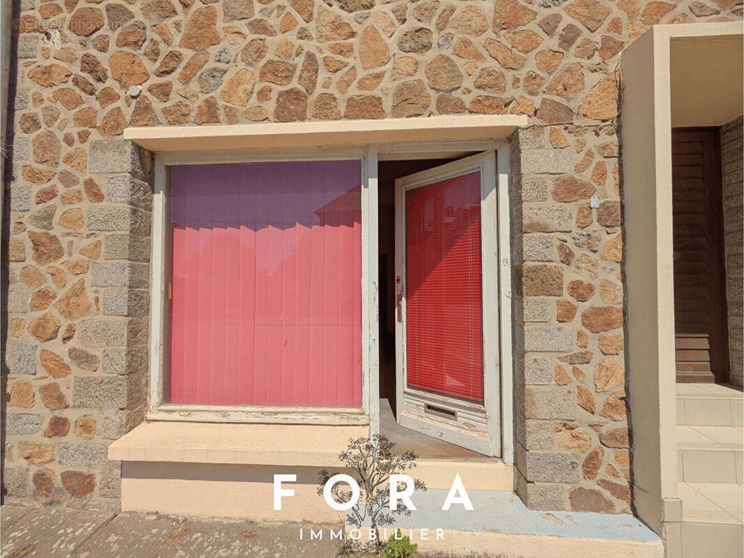 Commerce à CONDE-SUR-NOIREAU