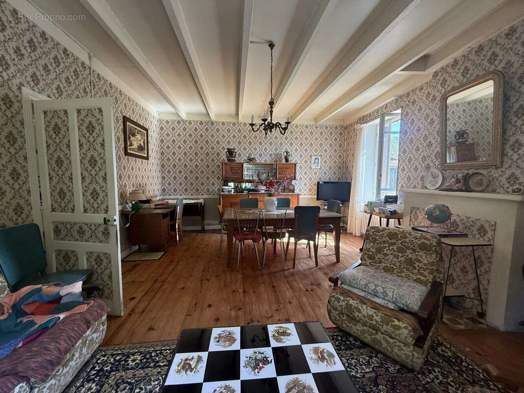 Maison à BESSAC