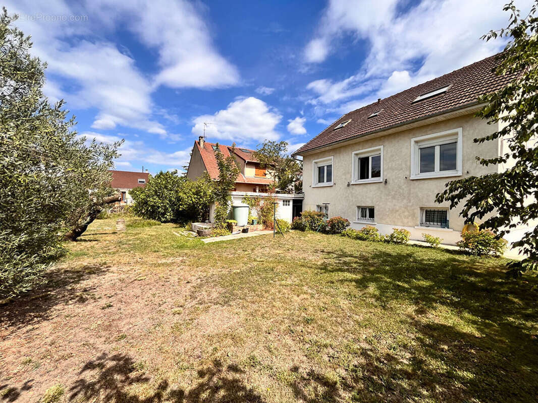 Maison à SARTROUVILLE