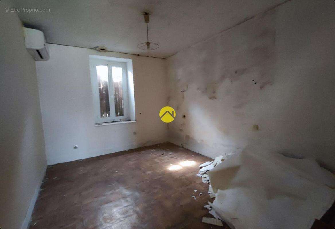 Maison à PRECY