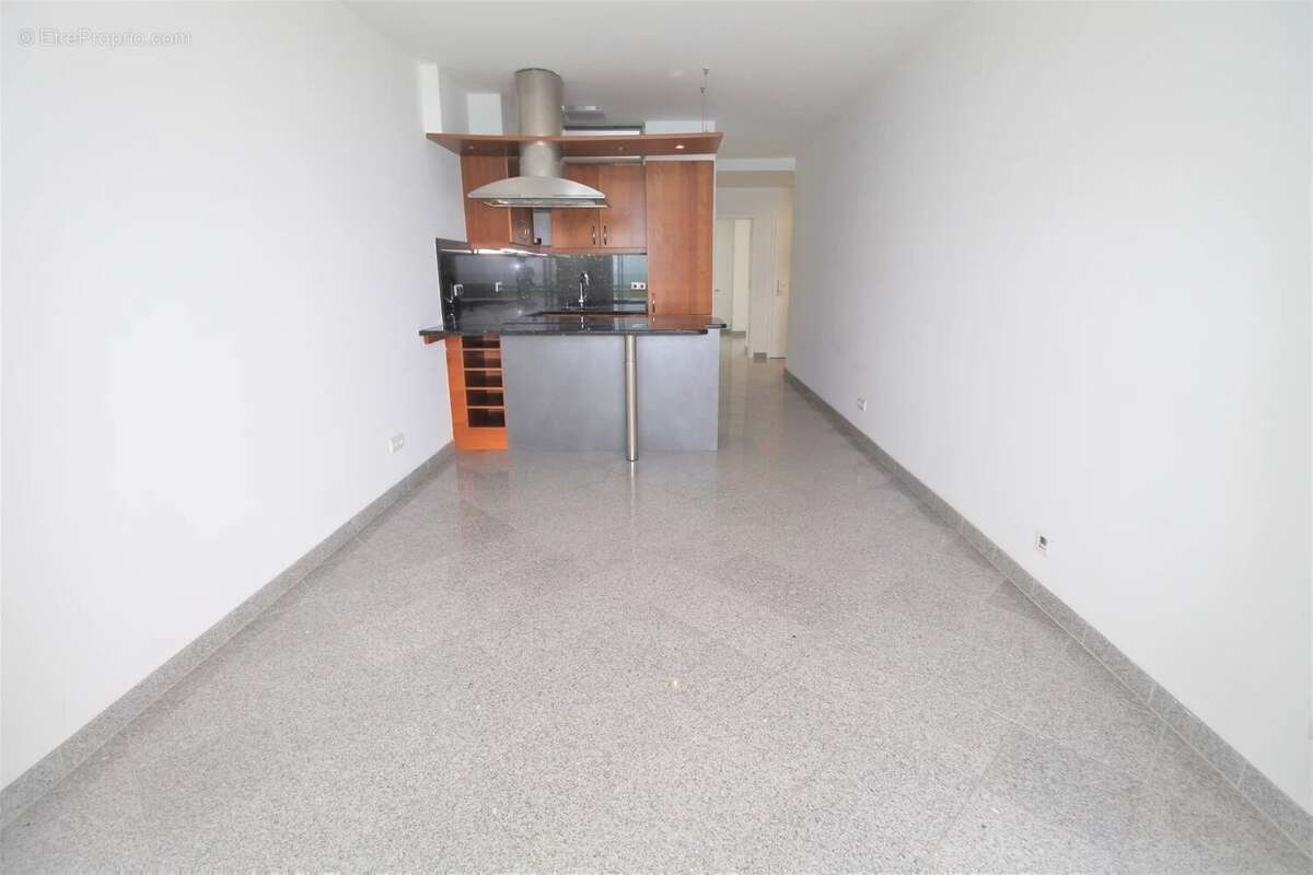 Appartement à VILLENEUVE-LOUBET