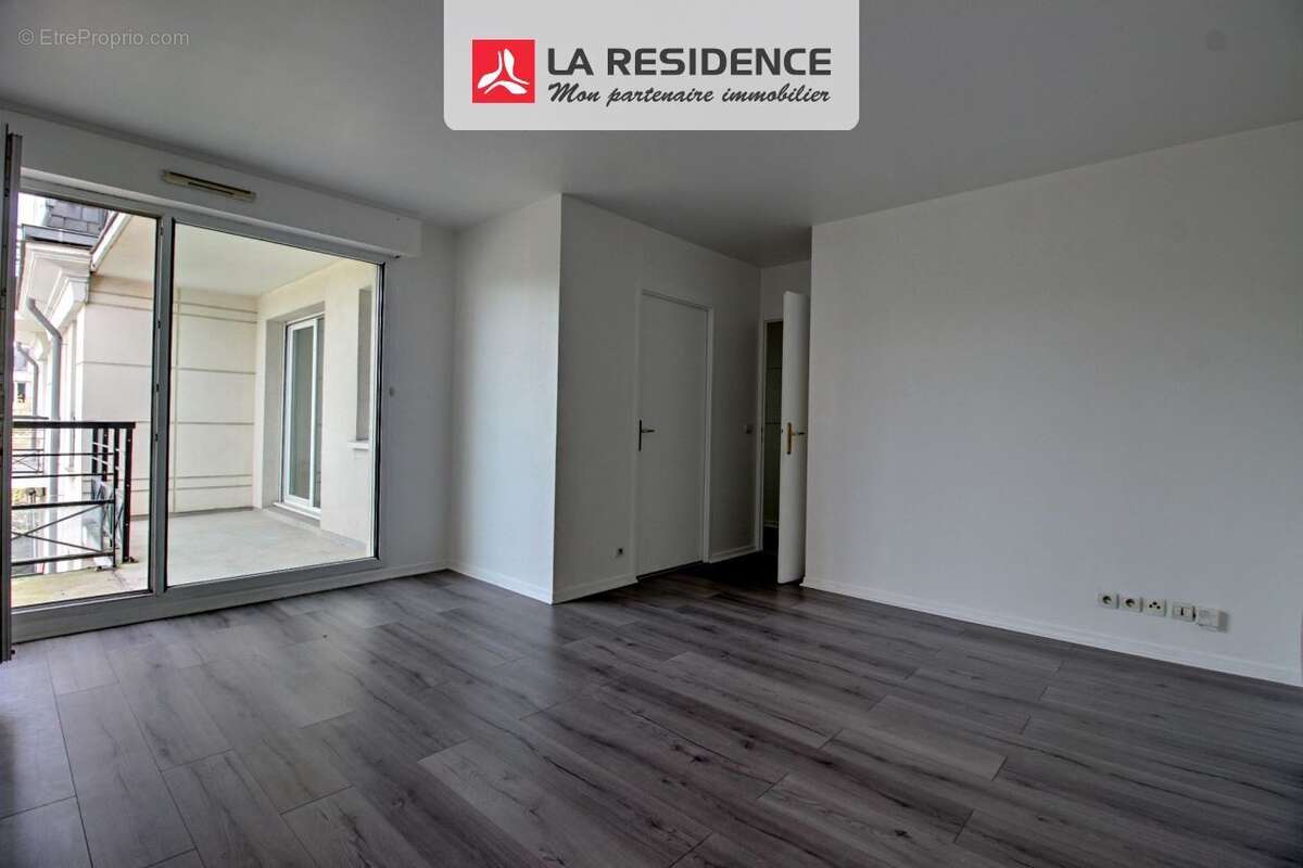 Appartement à SARTROUVILLE