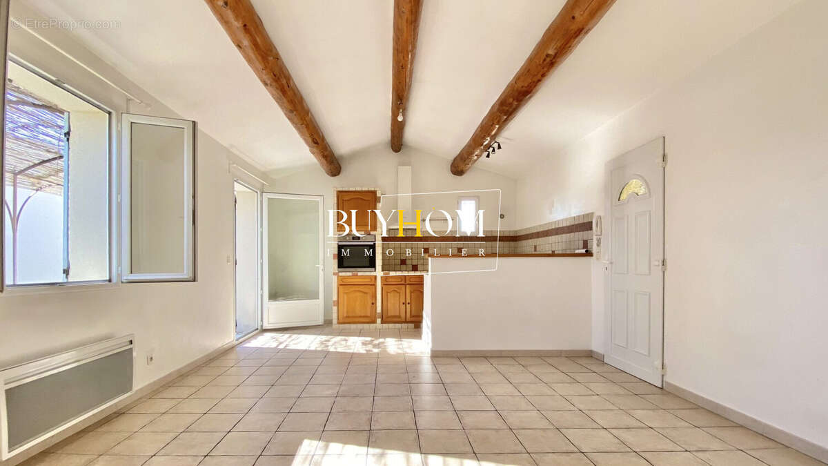 Maison à L'ISLE-SUR-LA-SORGUE