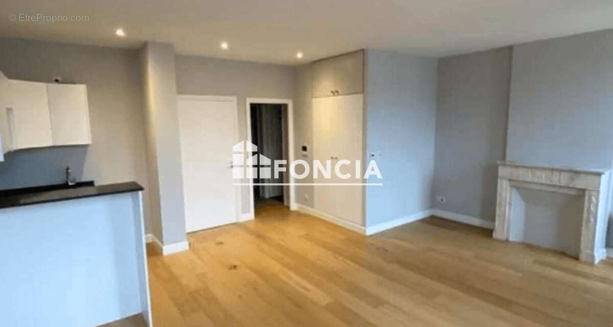Appartement à MARSEILLE-6E