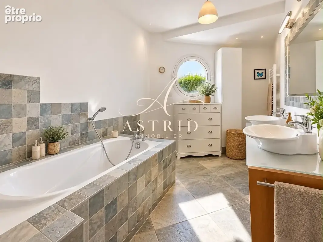Maison 6 pièces 209 m² à vendre à Lagord (17140) - photo 6