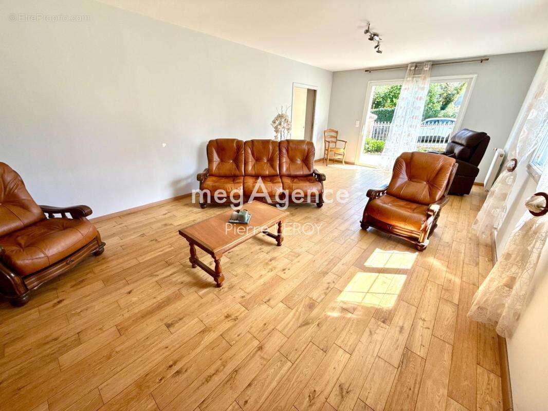 Maison à LE BOURG-D'IRE