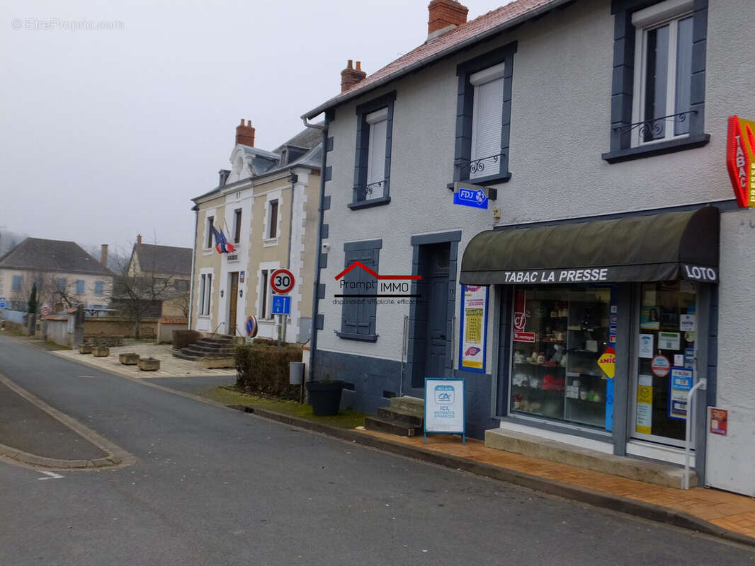 Autre à SAINT-BONNET-TRONCAIS