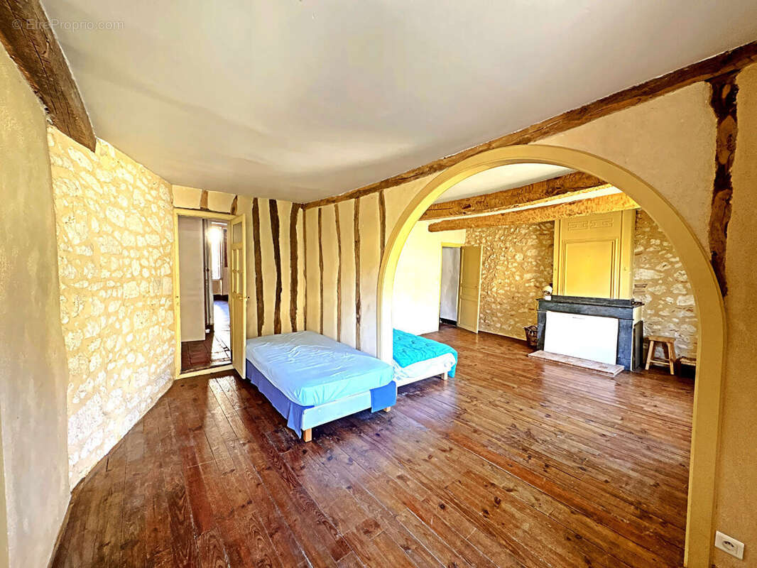 Maison à MAUVEZIN