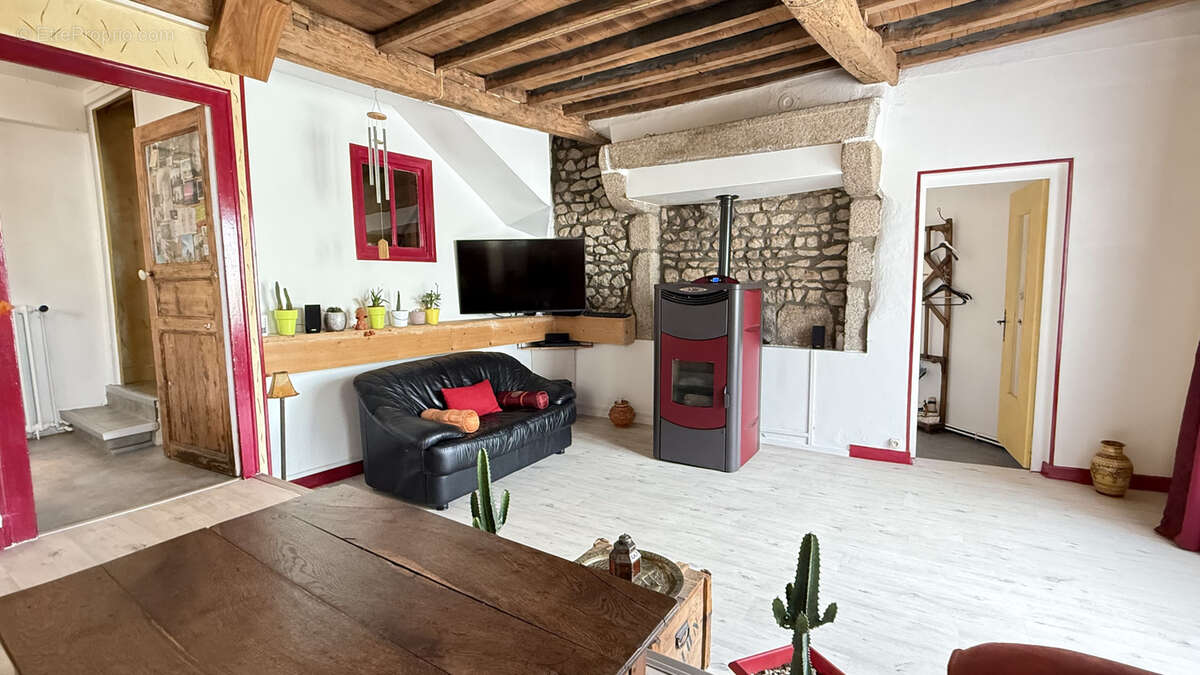 Maison à LACHAUX