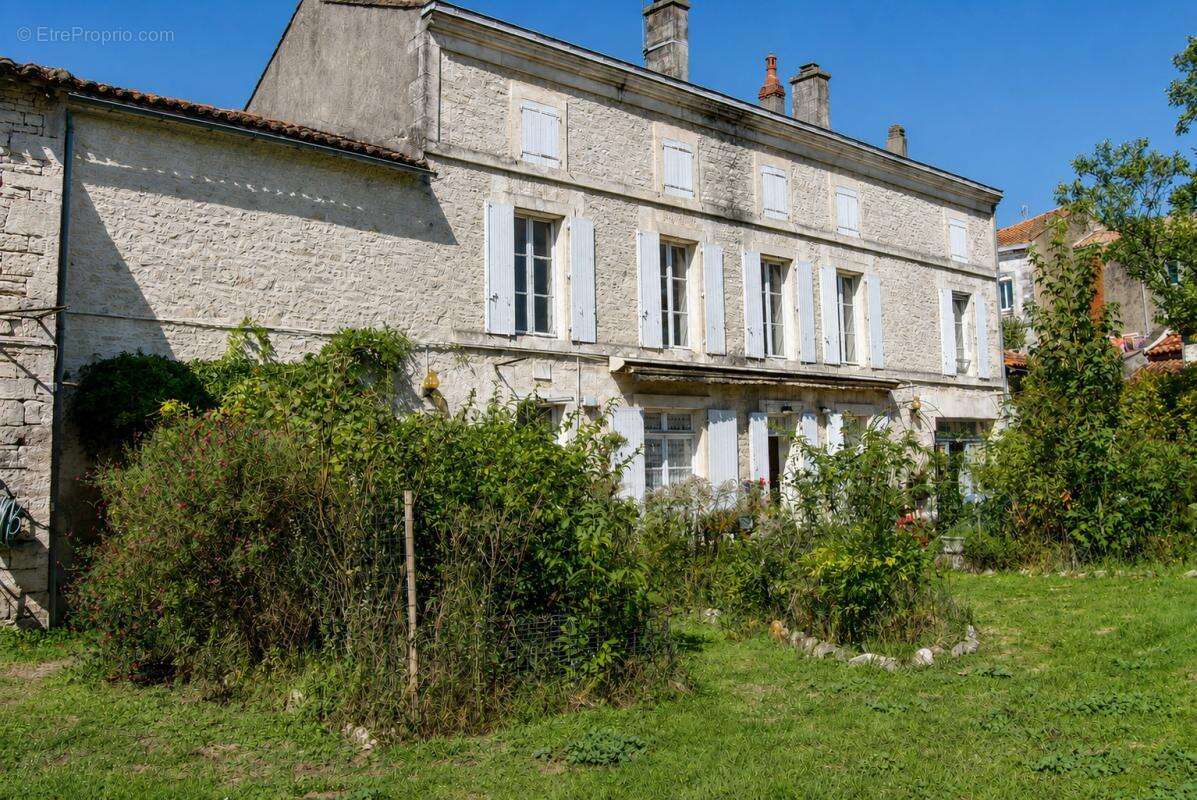 Maison à MANSLE
