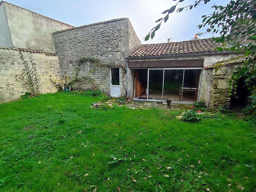 Maison à TALMONT-SUR-GIRONDE