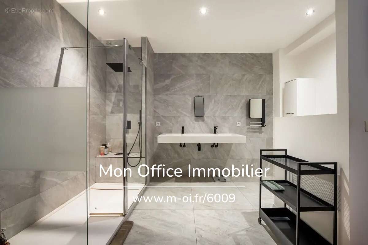 Appartement à MARSEILLE-7E