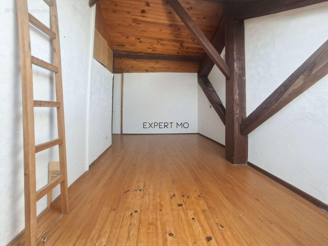 Maison avec patio en pierre - photo 8