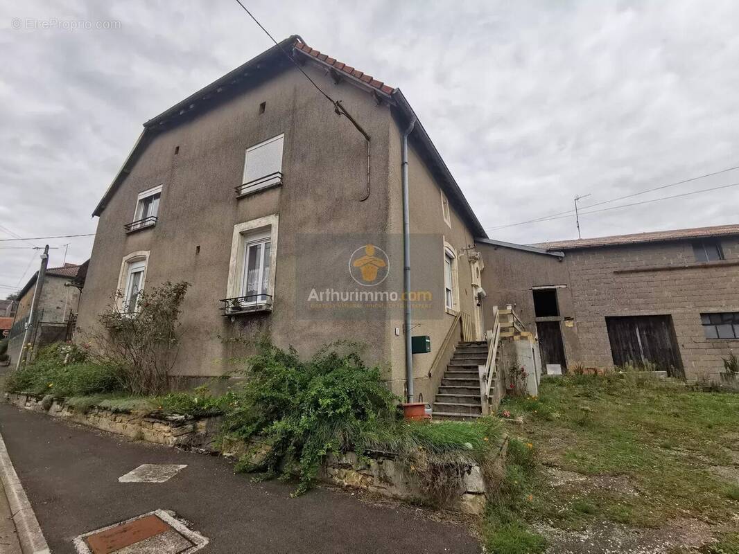 Maison à LEVECOURT