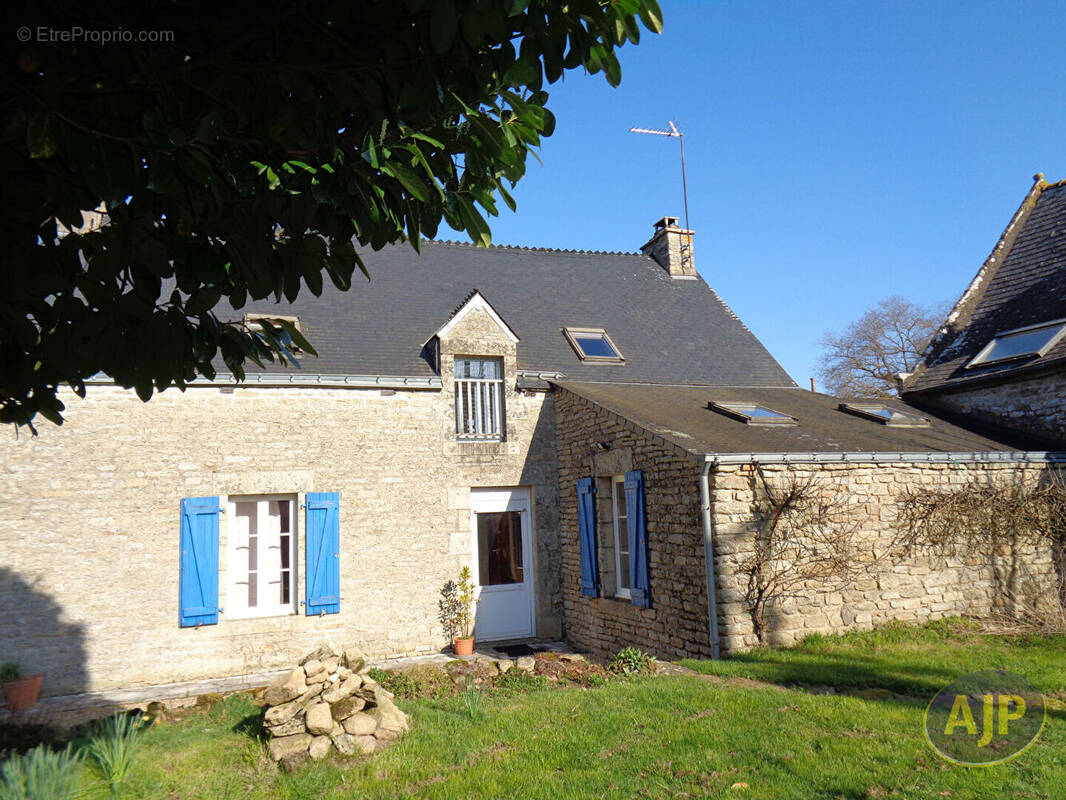 Maison à PLUMELEC