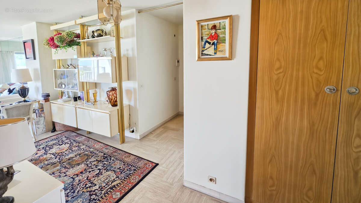 Appartement à MANDELIEU-LA-NAPOULE